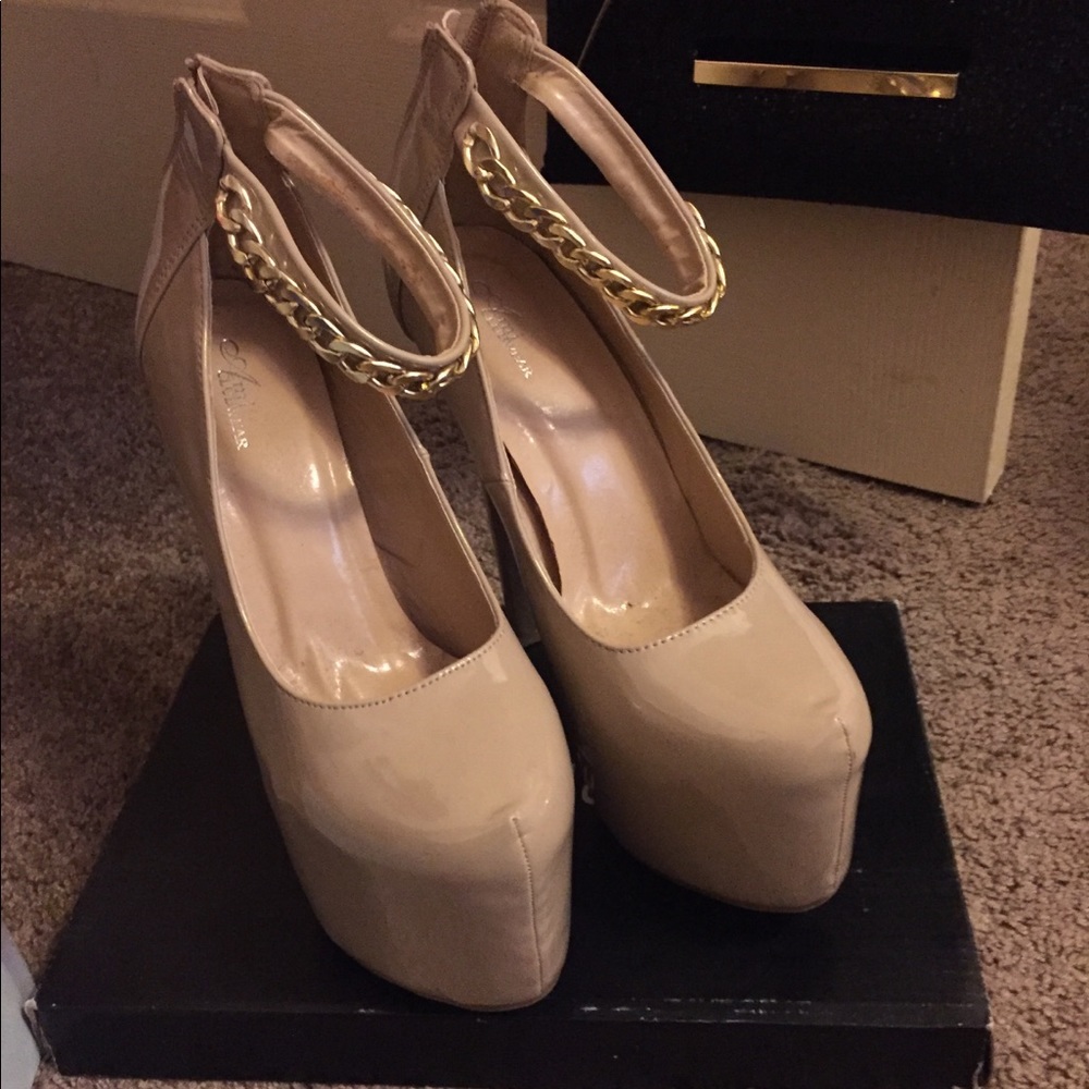 Summer nude high heel